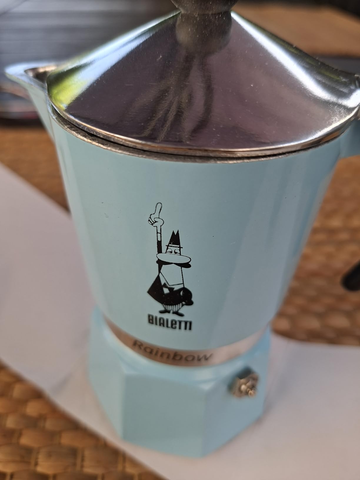 Schönes Gelb, leckerer Kaffee
